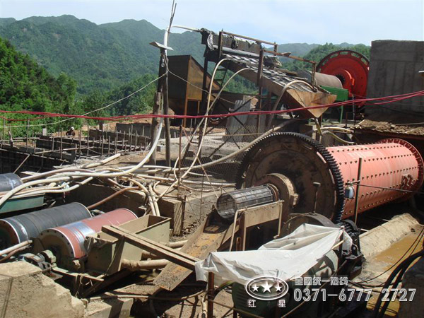 稀土礦磁選機(jī)客戶(hù)現(xiàn)場(chǎng)