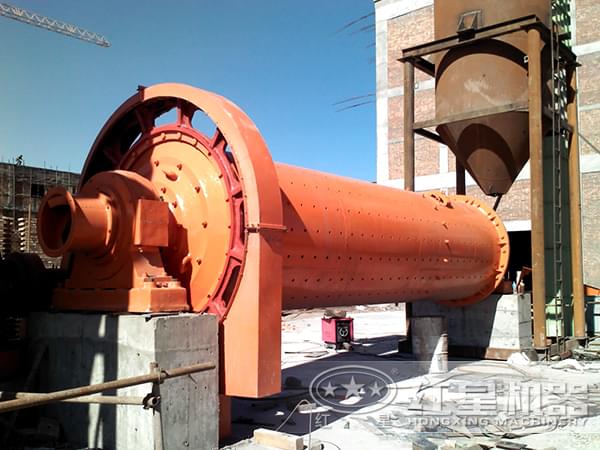球磨機(jī)現(xiàn)場(chǎng)圖