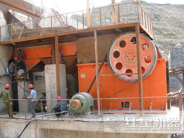 輝綠巖顎式破碎機