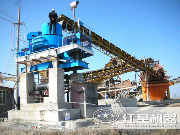紅星砂石料破碎機(jī)現(xiàn)場(chǎng)