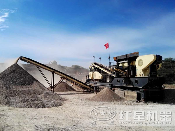 移動(dòng)破碎站施工操作現(xiàn)場