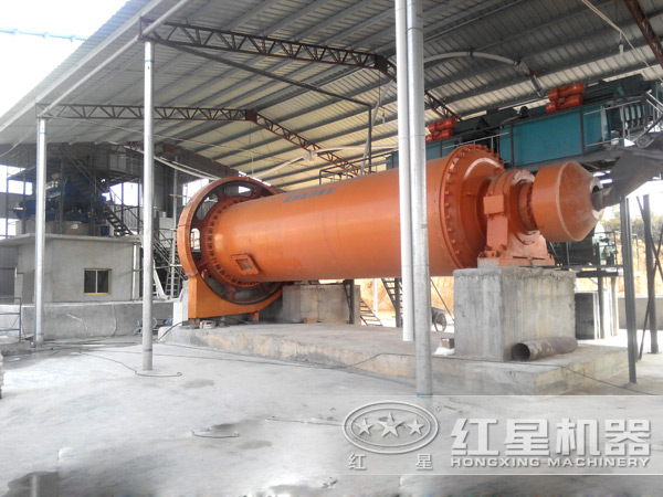 球磨機(jī)工作現(xiàn)場