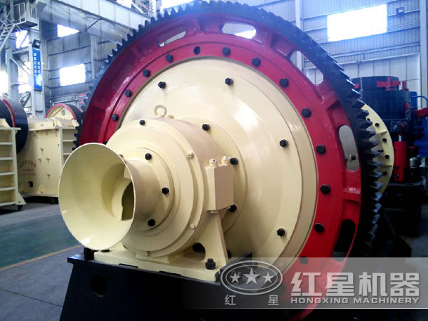 生產(chǎn)車間中的棒磨機(jī)