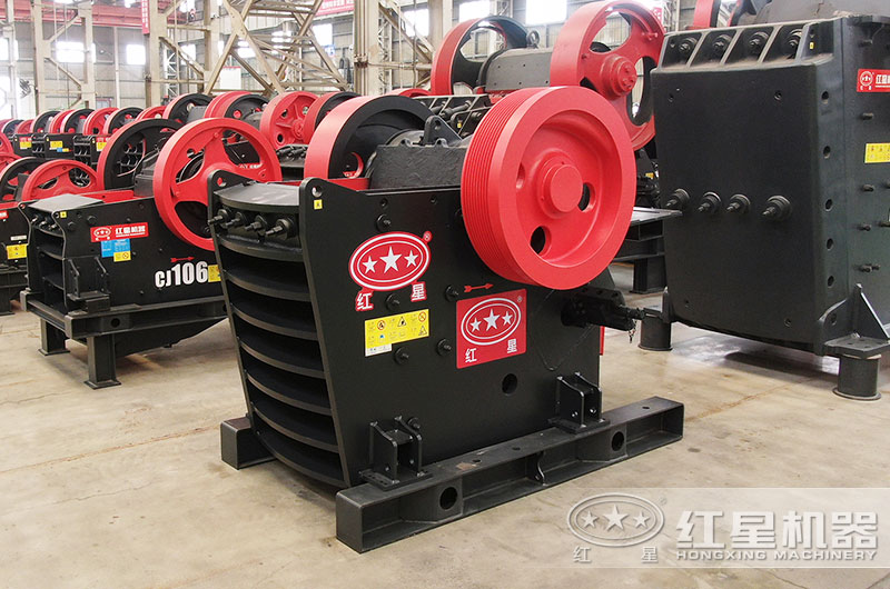 輝綠巖顎式破碎機圖片