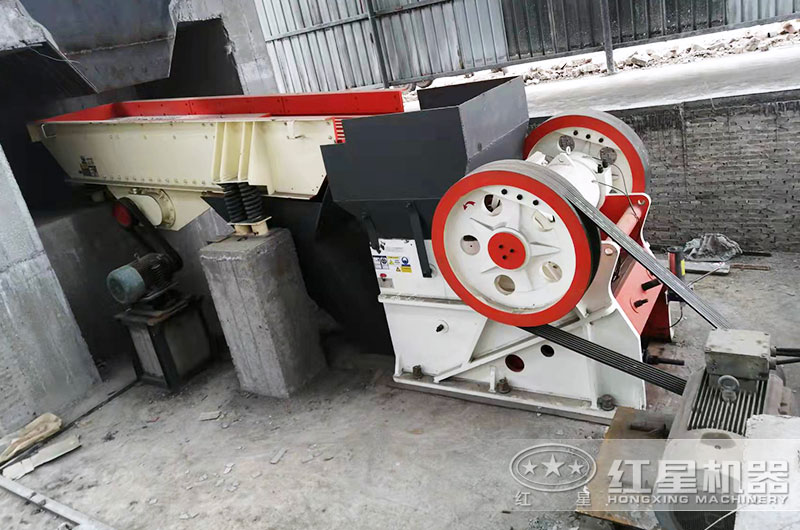 一小時(shí)600噸砂石生產(chǎn)線現(xiàn)場(chǎng)