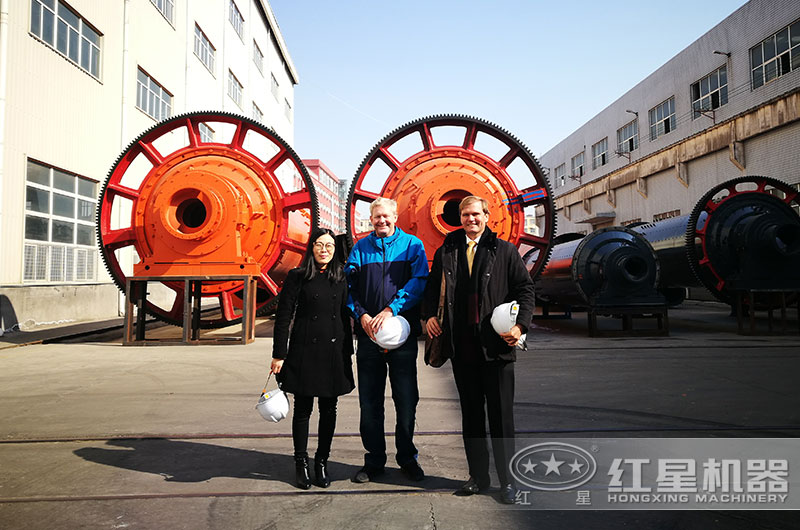 客戶來廠考察設(shè)備