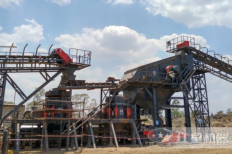 120圓錐破碎機(jī)工作現(xiàn)場圖片