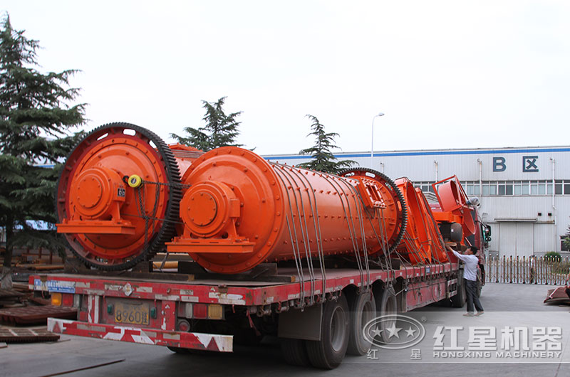 設(shè)備裝車完畢準(zhǔn)備發(fā)貨