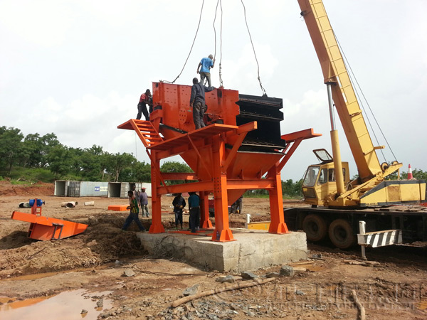 振動篩安裝現(xiàn)場