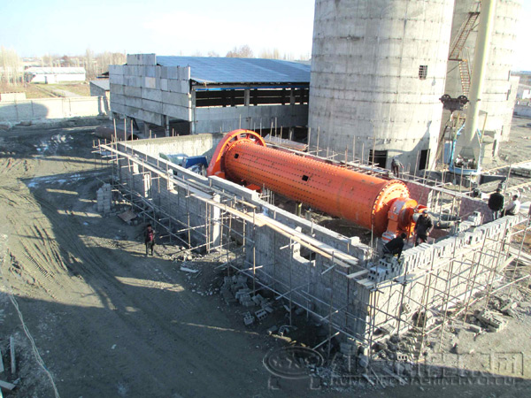 水泥球磨機安裝現(xiàn)場