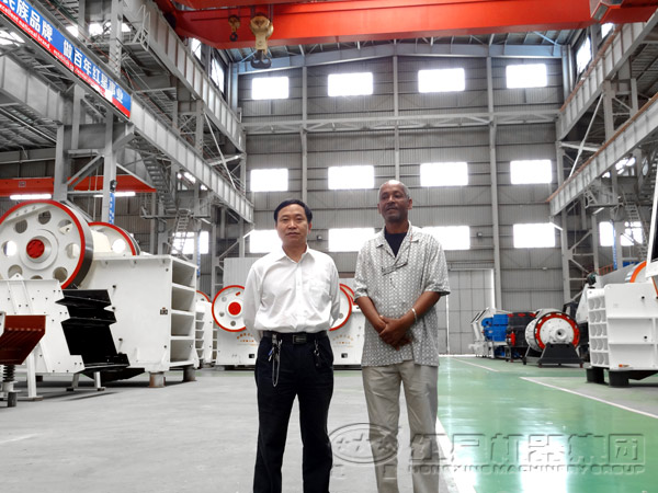 河南粗碎機客戶廠家圖