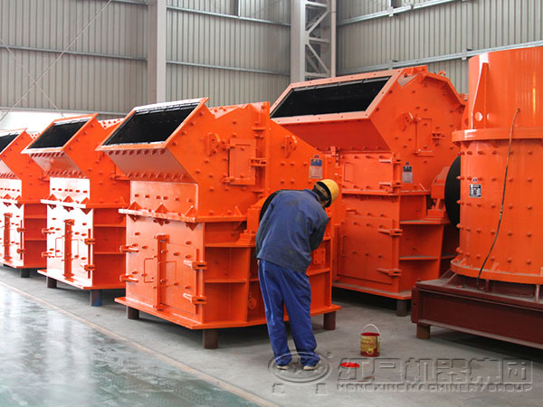 石料細(xì)碎機(jī)生產(chǎn)車間