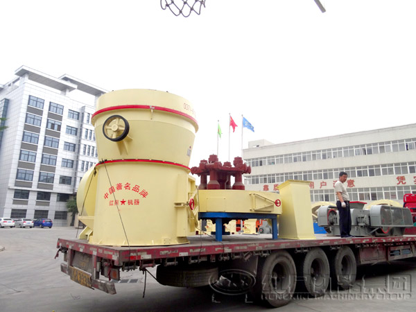 雷蒙磨粉機發(fā)貨現(xiàn)場