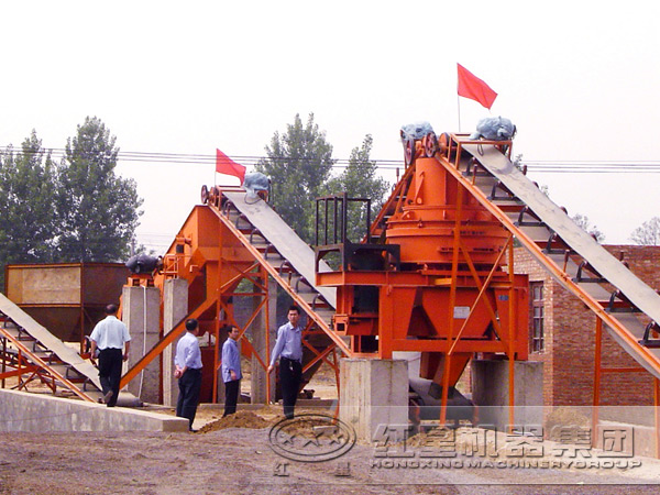 石料制砂機生產(chǎn)現(xiàn)場圖