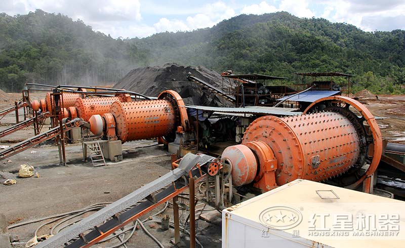 研磨機(jī)現(xiàn)場(chǎng)工作圖 研磨機(jī)現(xiàn)場(chǎng)工作圖