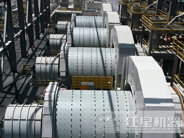 球磨機(jī)現(xiàn)場圖 球磨機(jī)現(xiàn)場圖