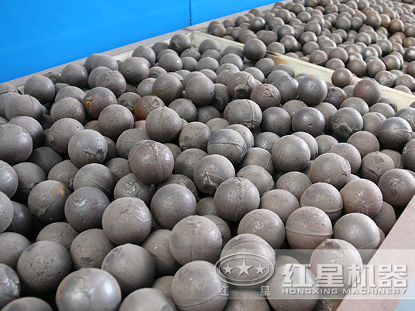 球磨機(jī)的鋼球介質(zhì)圖 球磨機(jī)的鋼球介質(zhì)圖