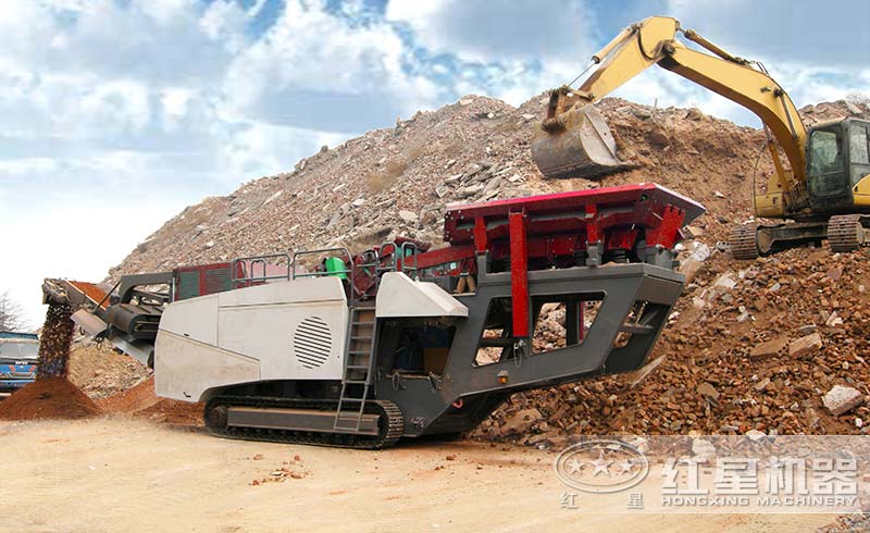 移動(dòng)磕石機(jī)現(xiàn)場(chǎng)工作圖