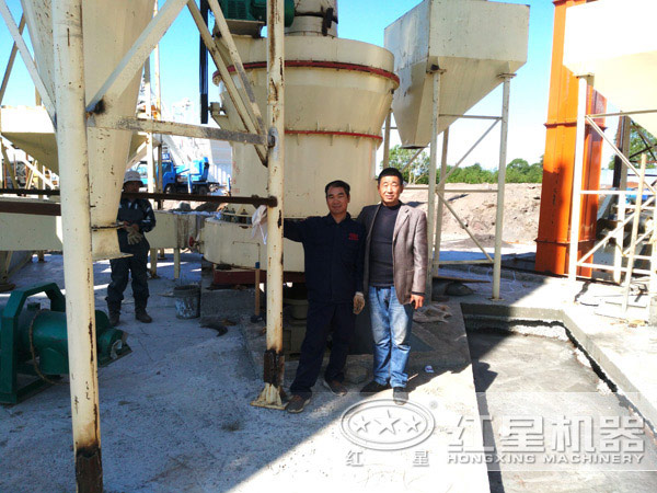 紅星機(jī)器雷蒙磨現(xiàn)場(chǎng)圖 紅星機(jī)器雷蒙磨現(xiàn)場(chǎng)圖