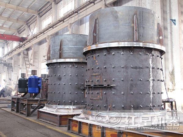 復(fù)合式破碎機(jī)圖片 復(fù)合式破碎機(jī)圖片