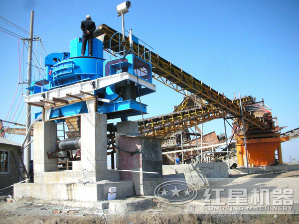 安山巖制砂機(jī)現(xiàn)場 安山巖制砂機(jī)現(xiàn)場