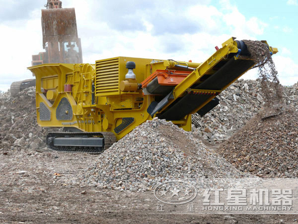 移動嗑石機現(xiàn)場 移動嗑石機現(xiàn)場