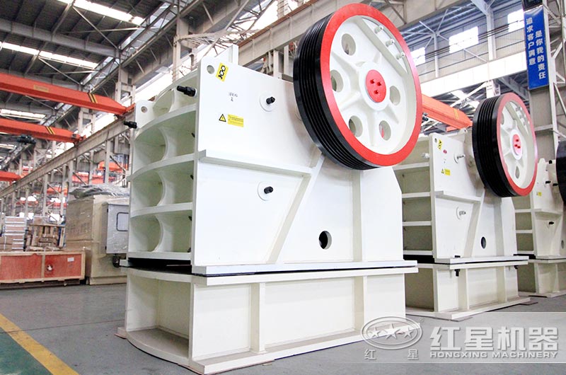 顎式破碎機(jī)生產(chǎn)車間
