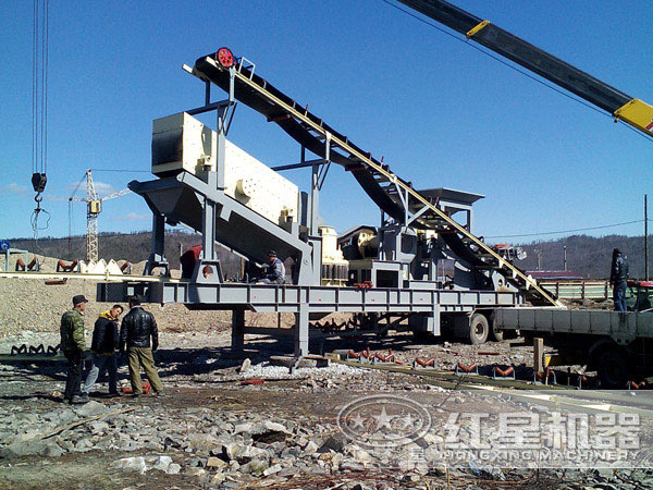 移動(dòng)建筑垃圾破碎機(jī)現(xiàn)場(chǎng)圖 移動(dòng)建筑垃圾破碎機(jī)現(xiàn)場(chǎng)圖