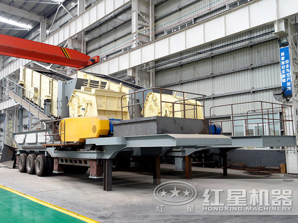 輪胎式車載移動打石機(jī)車間圖