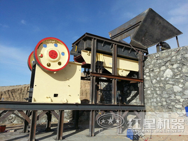 石頭顎式破碎機(jī)現(xiàn)場(chǎng)圖