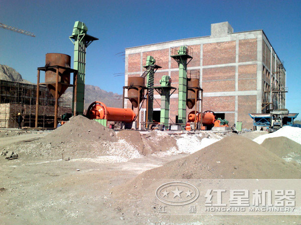 棒磨機制砂現(xiàn)場 棒磨機制砂現(xiàn)場