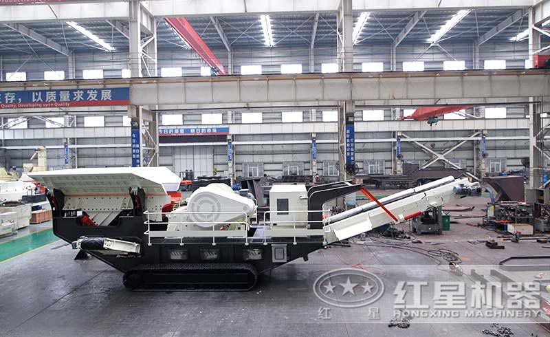 履帶式砂石粉碎機(jī)加工車間 履帶式砂石粉碎機(jī)加工車間