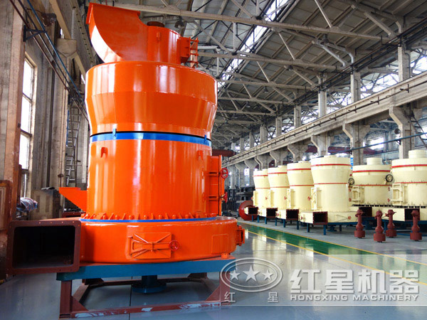 膨潤(rùn)土磨粉機(jī)生產(chǎn)車間