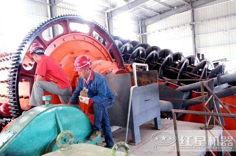 合理操作格子型球磨機作業(yè)現(xiàn)場 合理操作格子型球磨機作業(yè)現(xiàn)場