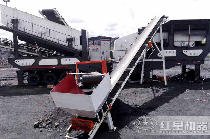 建筑垃圾破碎機現(xiàn)場作業(yè)圖 建筑垃圾破碎機現(xiàn)場作業(yè)圖