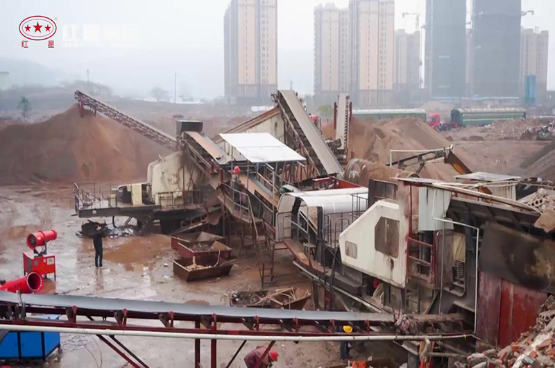 建筑垃圾制砂機現(xiàn)場作業(yè)圖