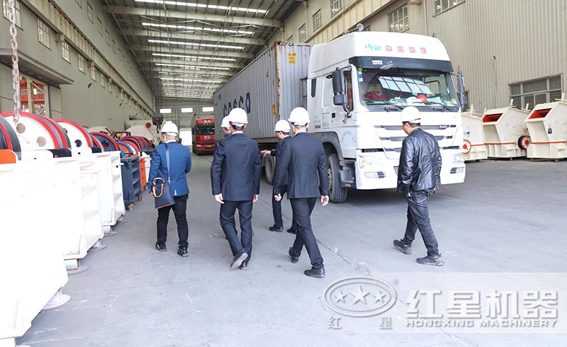 客戶來(lái)紅星機(jī)器考察設(shè)備 客戶來(lái)紅星機(jī)器考察設(shè)備