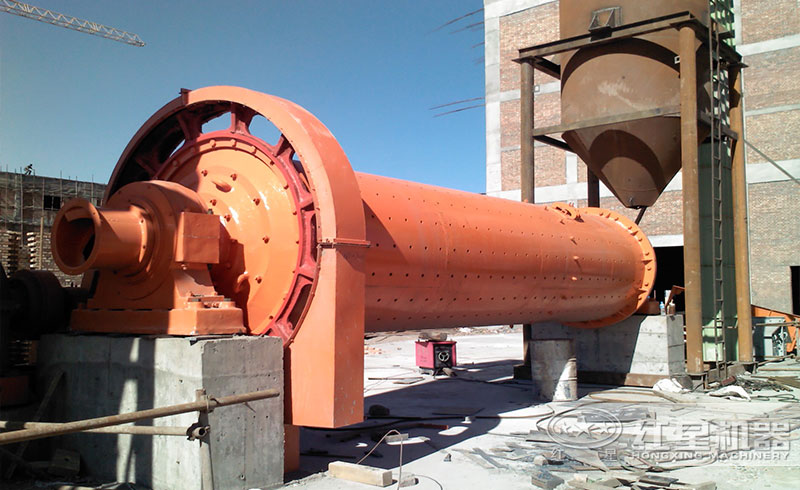 礦石球磨機現(xiàn)場實拍