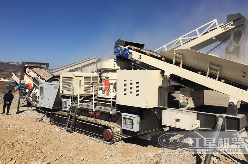 履帶破碎機(jī)現(xiàn)場