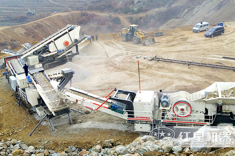 履帶式移動破碎站現場