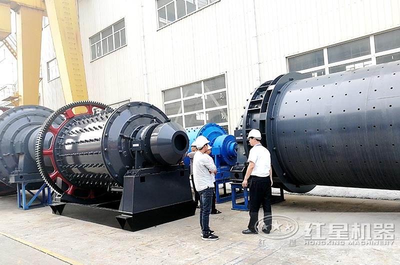 客戶到廠考察鋼渣棒磨機