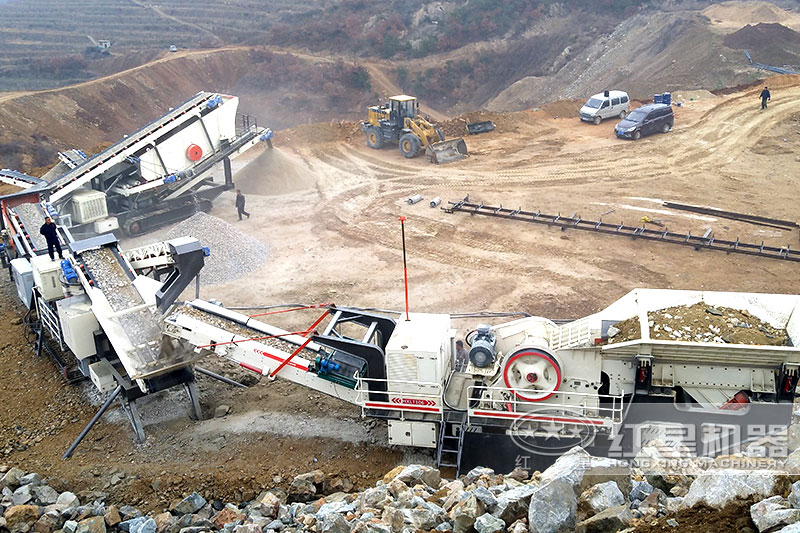 山西時產(chǎn)200噸石灰石移動破碎站現(xiàn)場