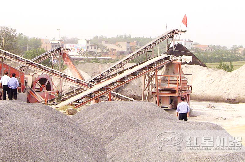 小型立軸破碎機作業(yè)現(xiàn)場 小型立軸破碎機作業(yè)現(xiàn)場