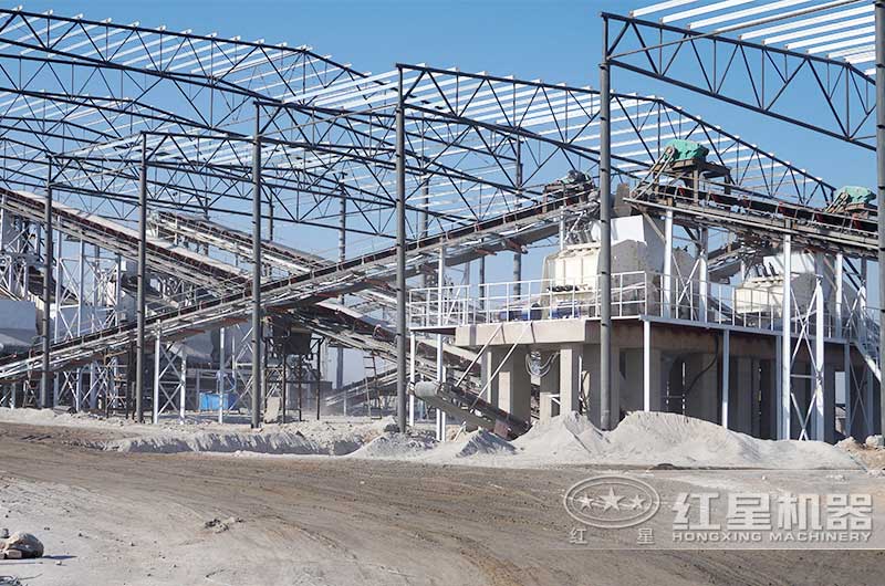 大型石頭破碎機(jī)作業(yè)現(xiàn)場(chǎng) 大型石頭破碎機(jī)作業(yè)現(xiàn)場(chǎng)