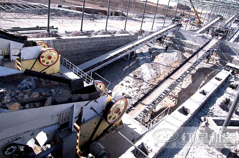 HD德版顎式破碎機現(xiàn)場實拍 HD德版顎式破碎機現(xiàn)場實拍