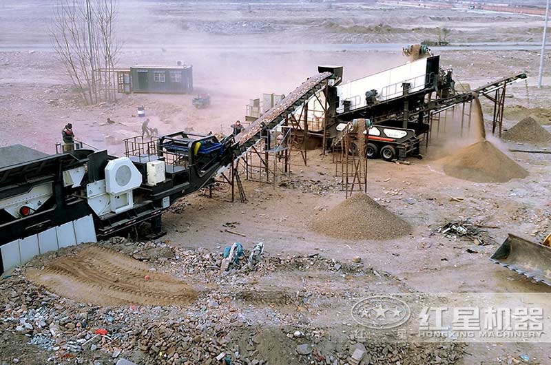 可移動石子破碎機設備作業(yè)現(xiàn)場