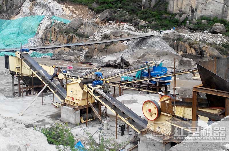 57顎破+反擊破的現(xiàn)場(chǎng)生產(chǎn)線(xiàn)