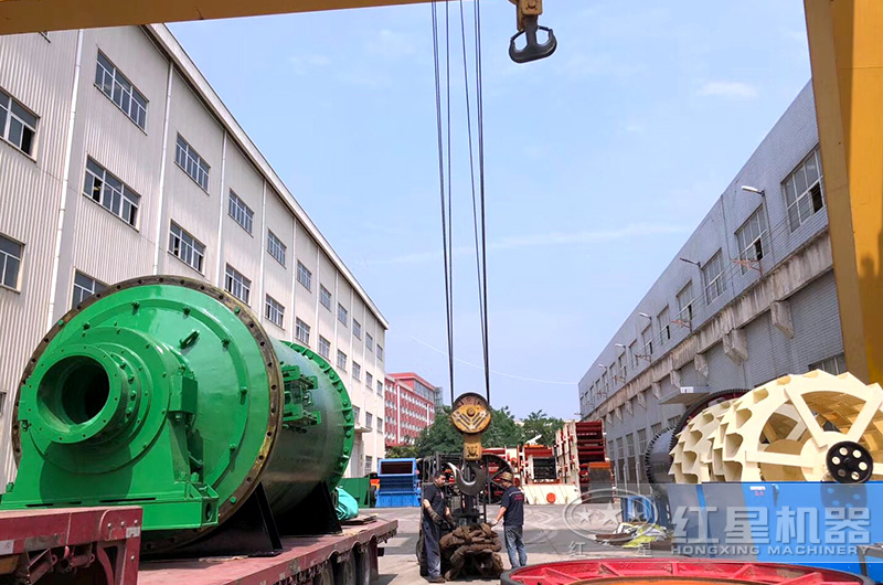 紅星鐵礦球磨機發(fā)貨現(xiàn)場圖 紅星鐵礦球磨機發(fā)貨現(xiàn)場圖