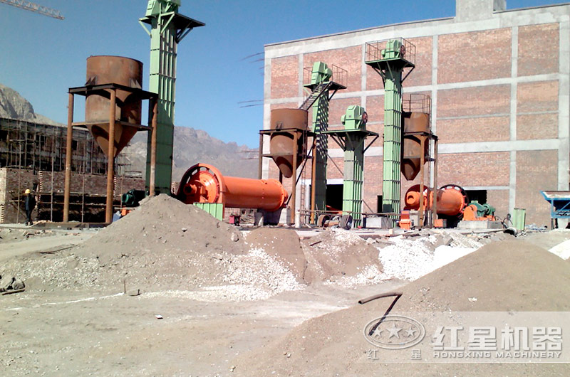 球磨機生產(chǎn)現(xiàn)場圖片 球磨機生產(chǎn)現(xiàn)場圖片