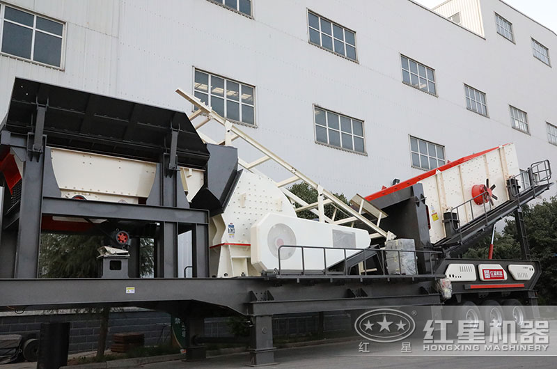 移動式環(huán)錘式破碎機